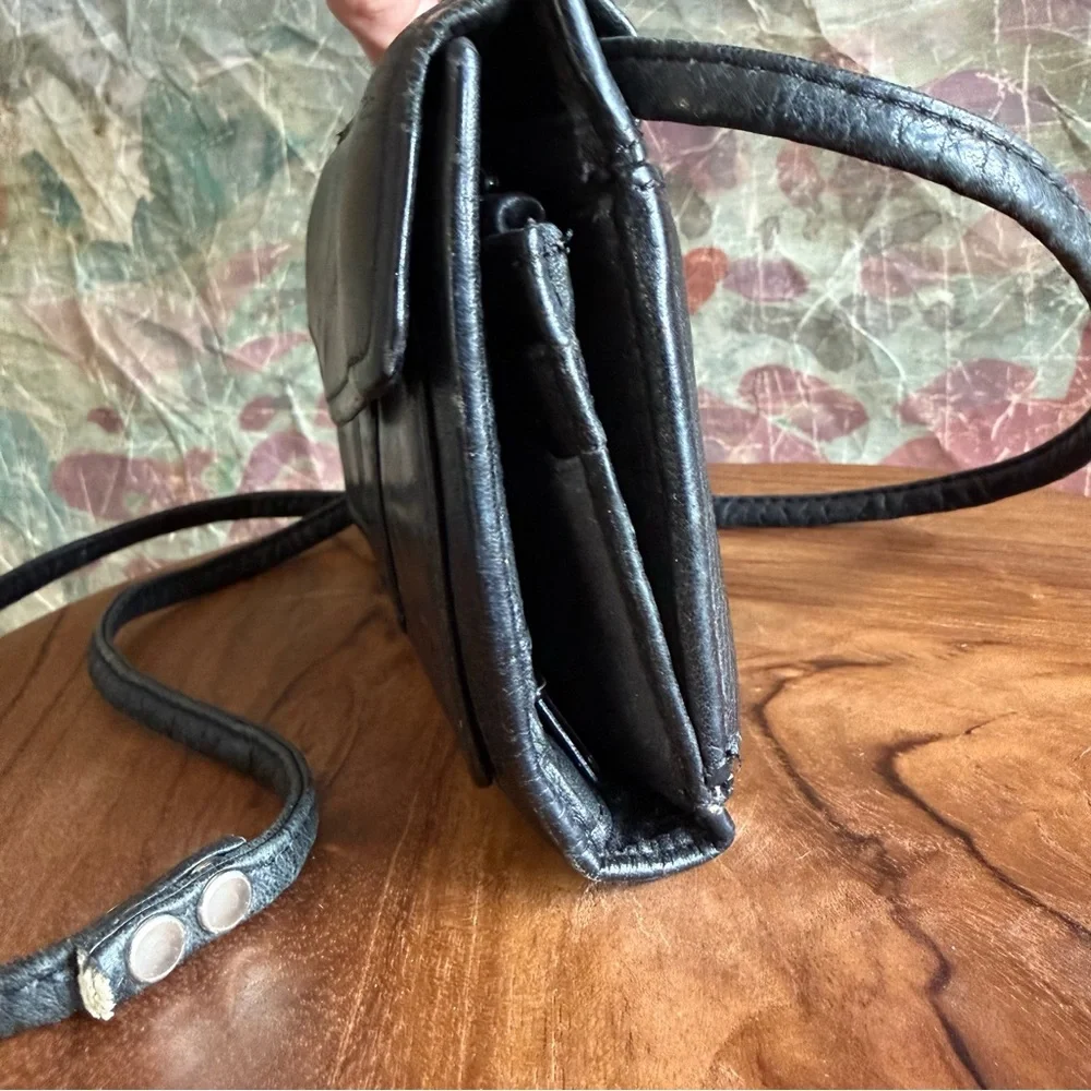 Fossil Vintage Black Leather Crossbody Wallet Mini Purse Bag